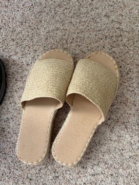 Carly Jean Los Angeles Woven Slide Sandals in Natural
